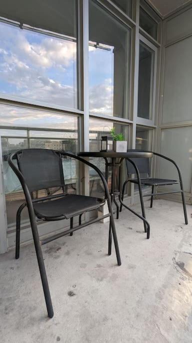 Lovely 2 Bed Condo In Downtown Toronto Dış mekan fotoğraf