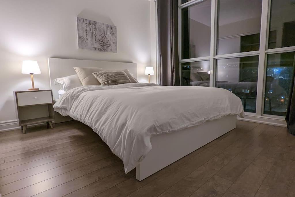 Lovely 2 Bed Condo In Downtown Toronto Dış mekan fotoğraf