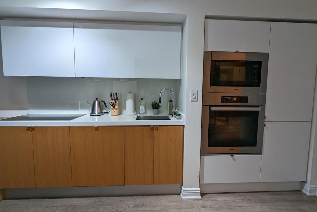 Lovely 2 Bed Condo In Downtown Toronto Dış mekan fotoğraf