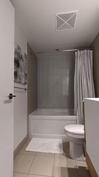 Lovely 2 Bed Condo In Downtown Toronto Dış mekan fotoğraf