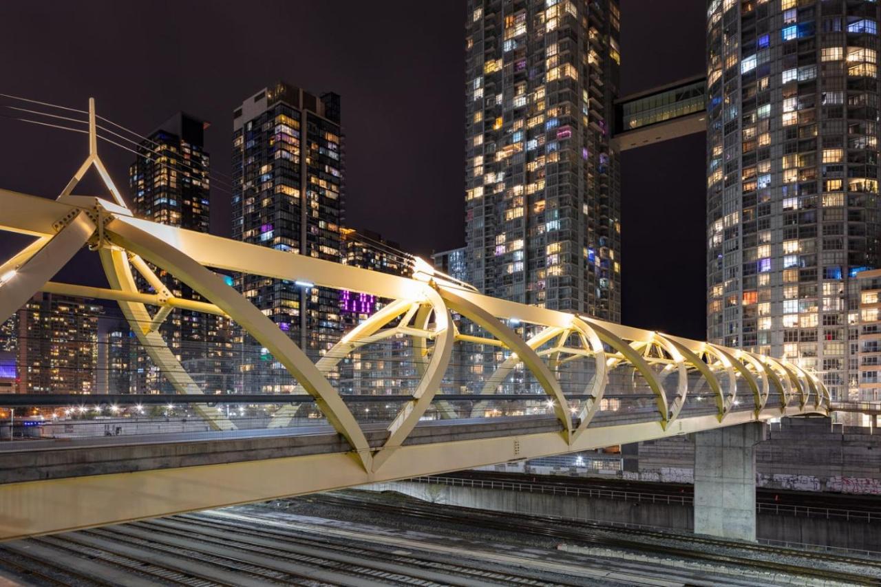 Lovely 2 Bed Condo In Downtown Toronto Dış mekan fotoğraf